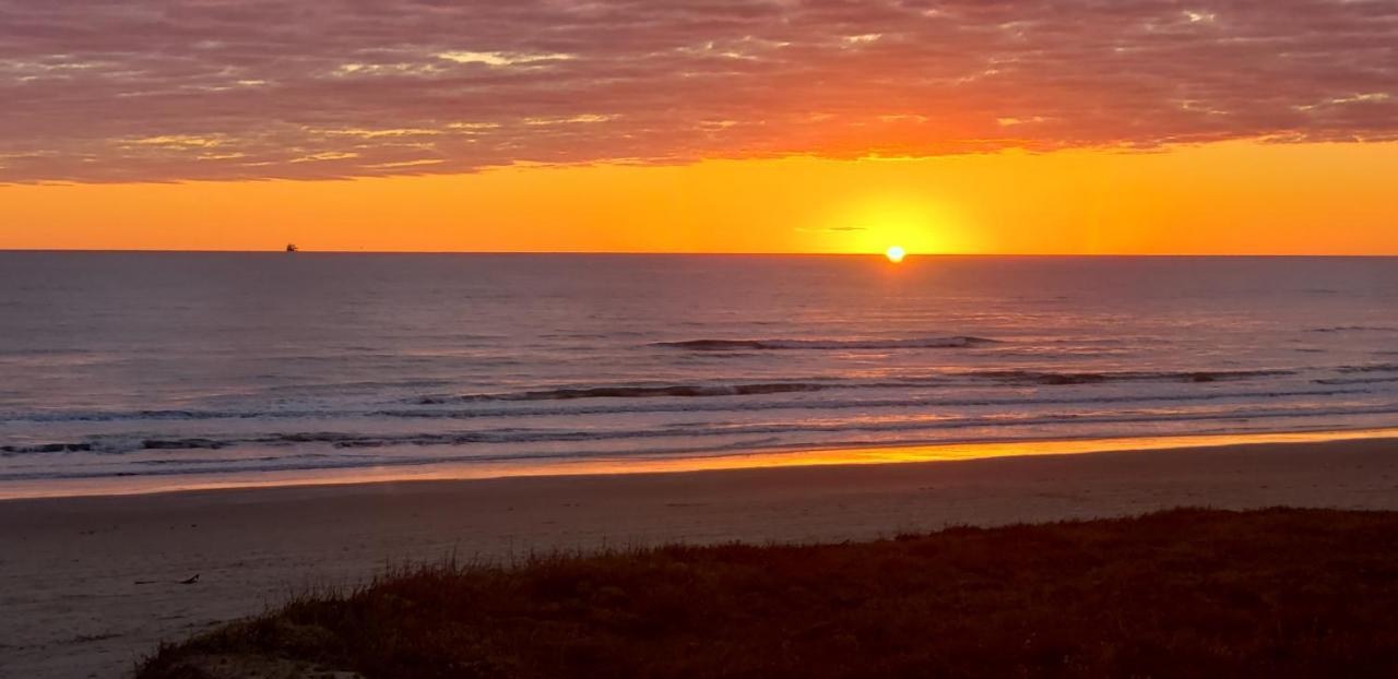 Beachfront Sanctuary Appartement South Padre Island Buitenkant foto